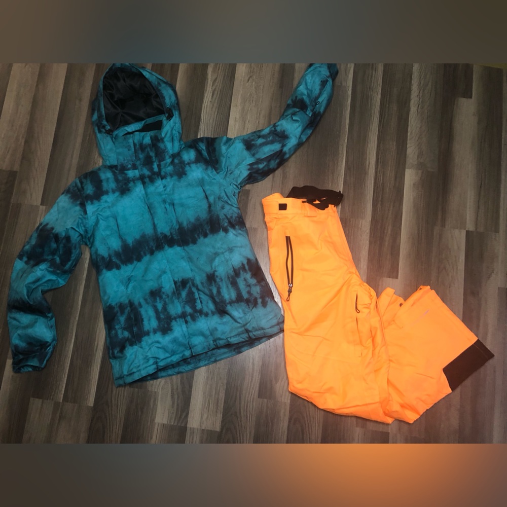 Mous One Womens Ski Suit Snowboarding Waterproof Jacket & Pants Size Medium NEW